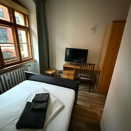Destille Szálloda *
